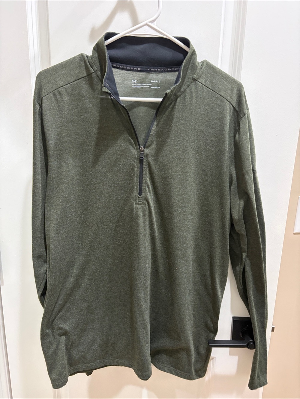 Men’s Under Armour 1/2 zip. Olive green
